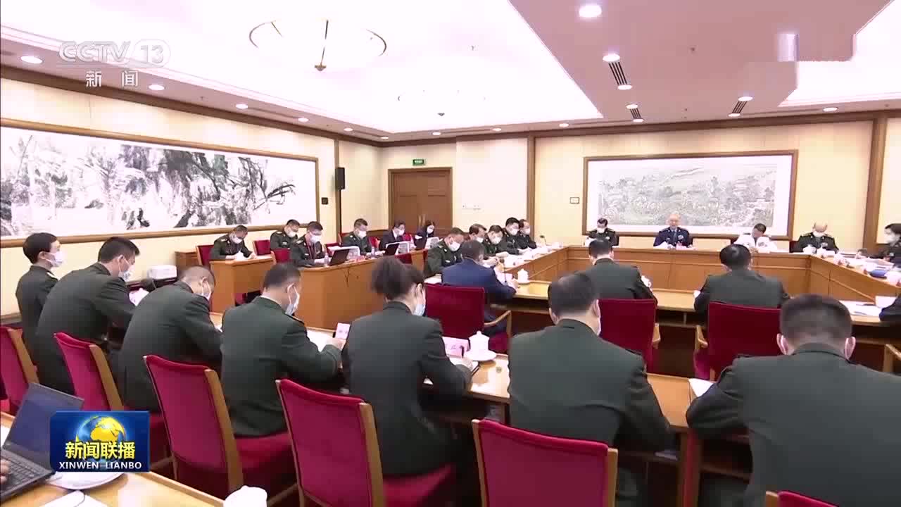 解放军和武警部队代表团分组讨论二十大报告