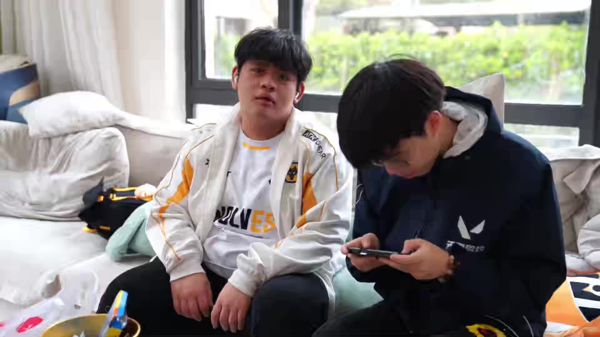 wol vs xlg vlog